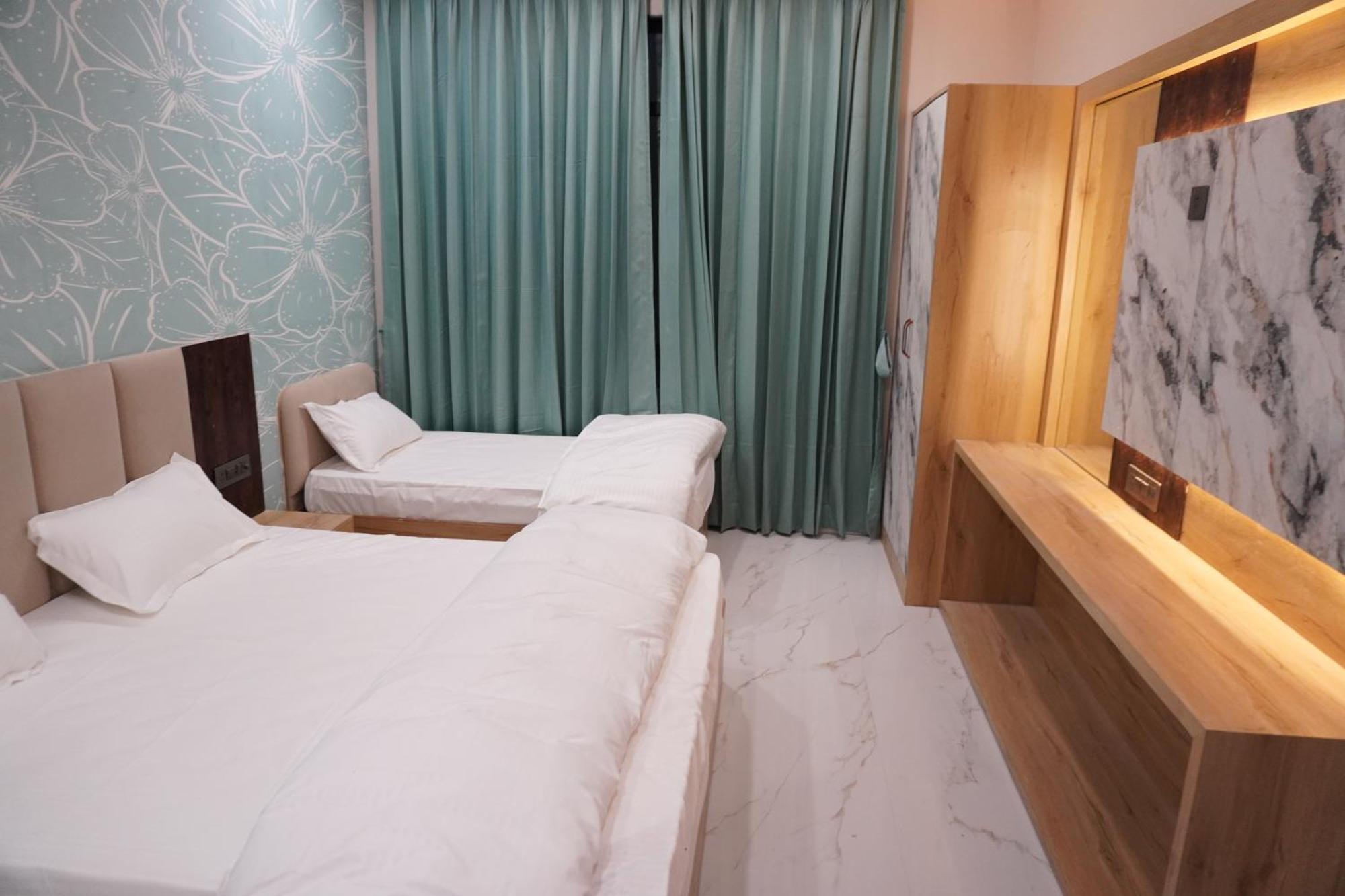 Hotel Heera Palace Khātu Zewnętrze zdjęcie