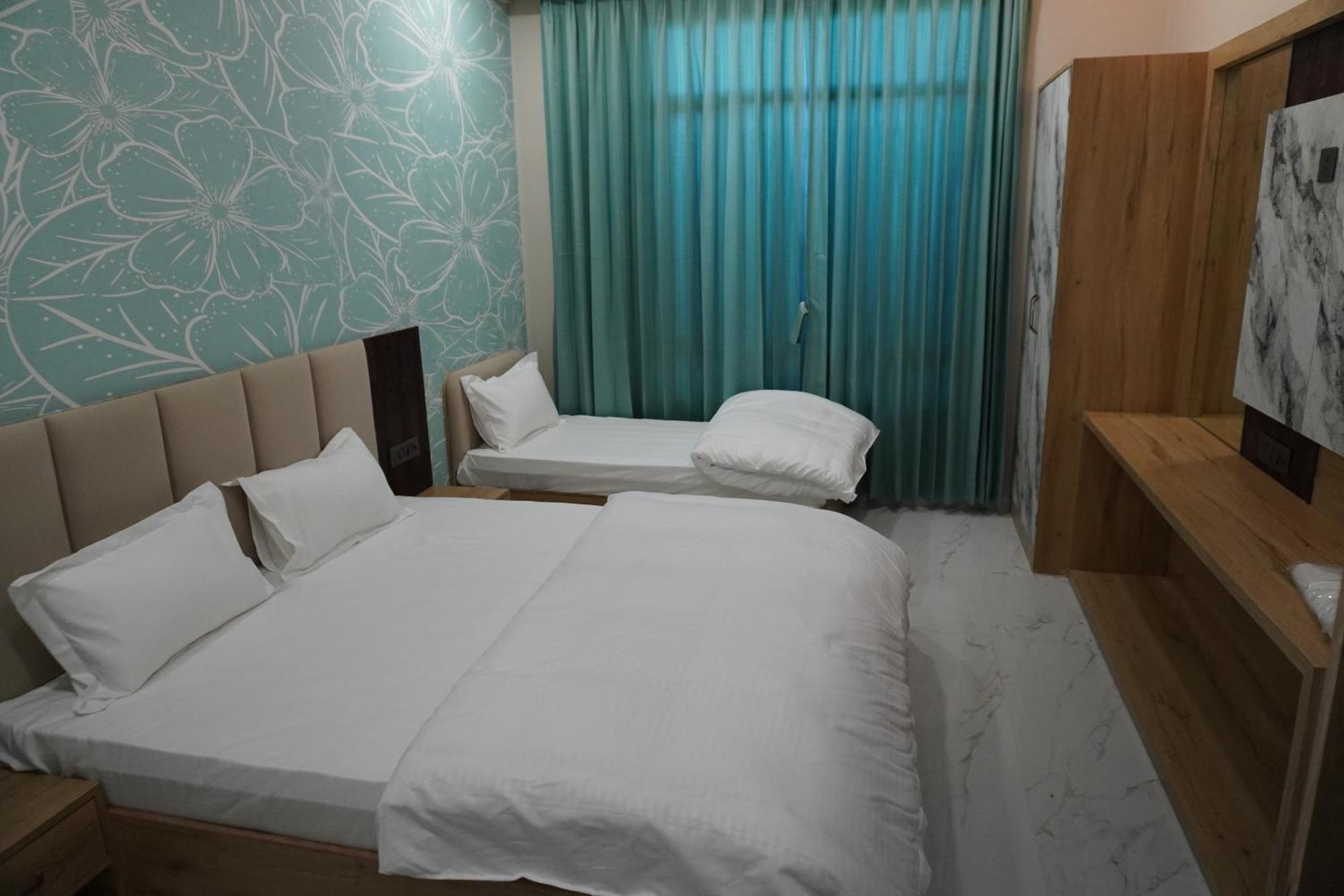 Hotel Heera Palace Khātu Zewnętrze zdjęcie