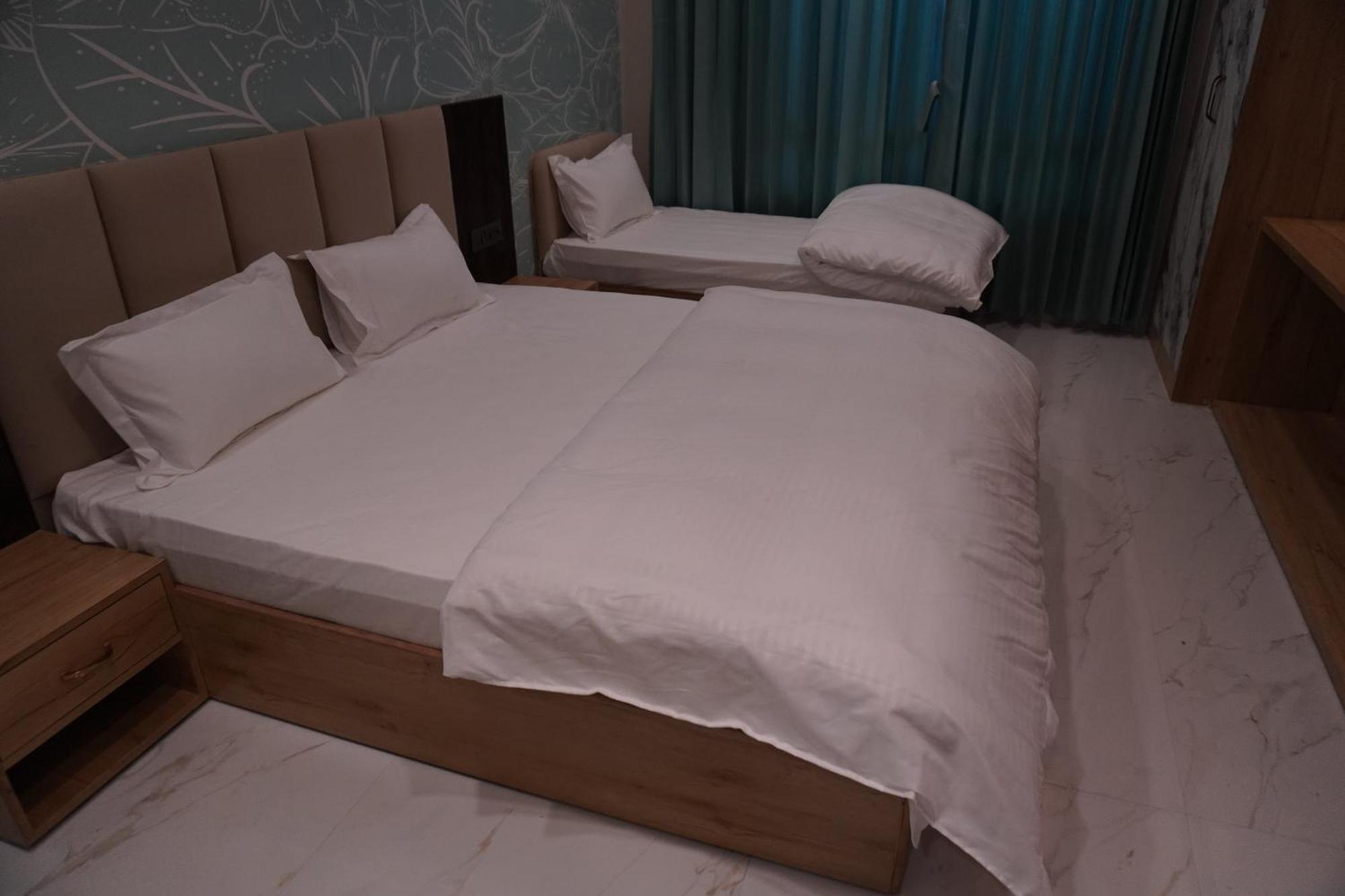 Hotel Heera Palace Khātu Zewnętrze zdjęcie