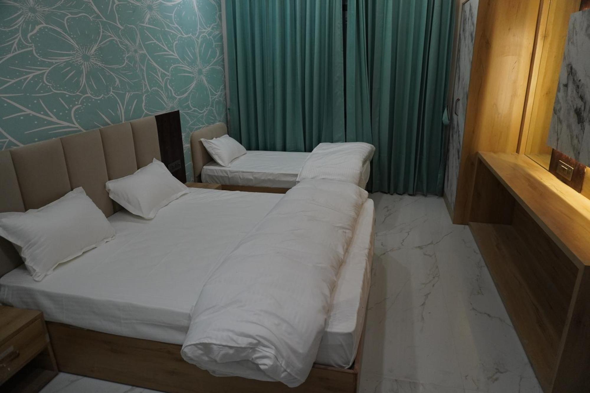 Hotel Heera Palace Khātu Zewnętrze zdjęcie