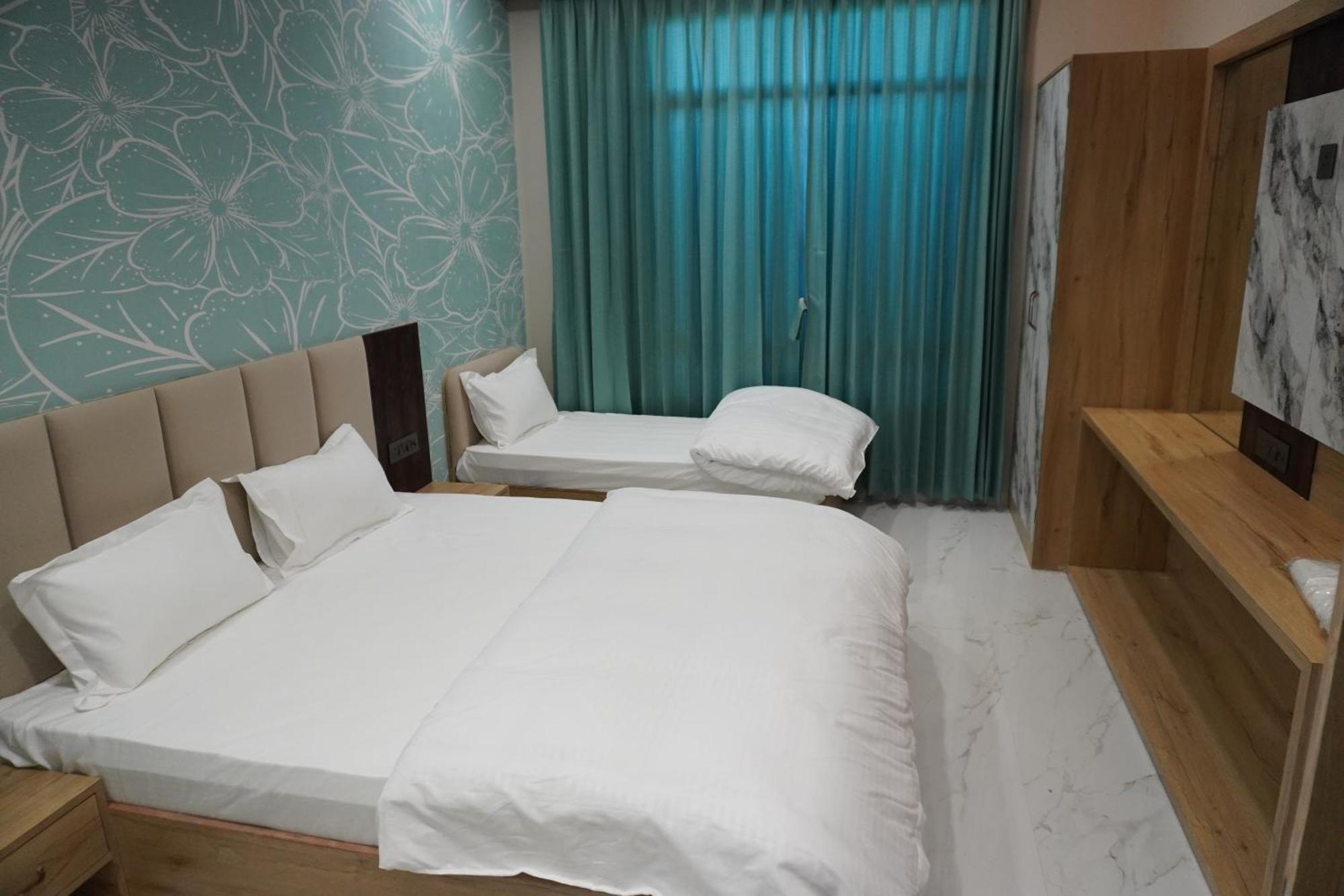Hotel Heera Palace Khātu Zewnętrze zdjęcie
