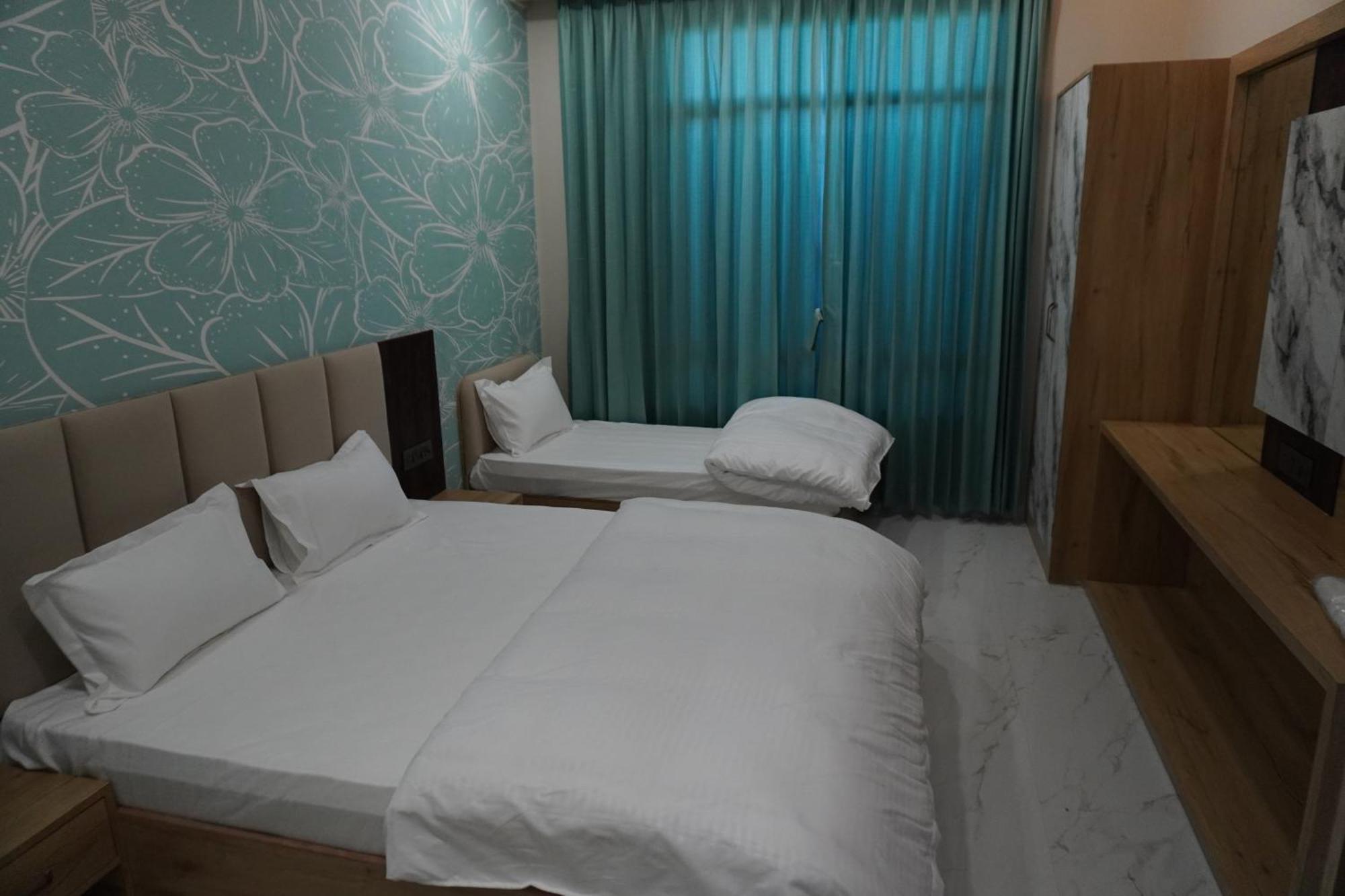 Hotel Heera Palace Khātu Zewnętrze zdjęcie